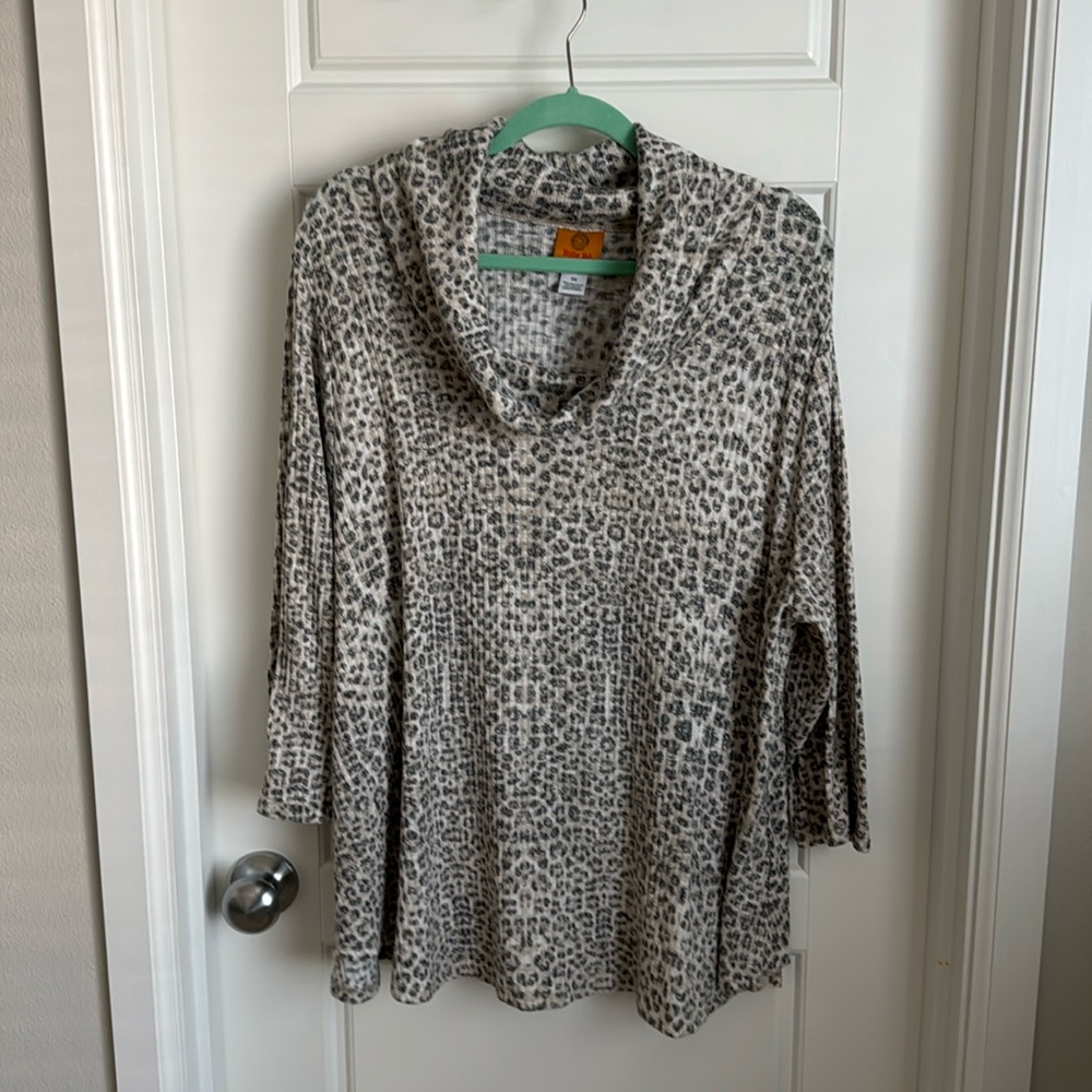 Cowl Neck 3/4 Legnth Sleeve Top